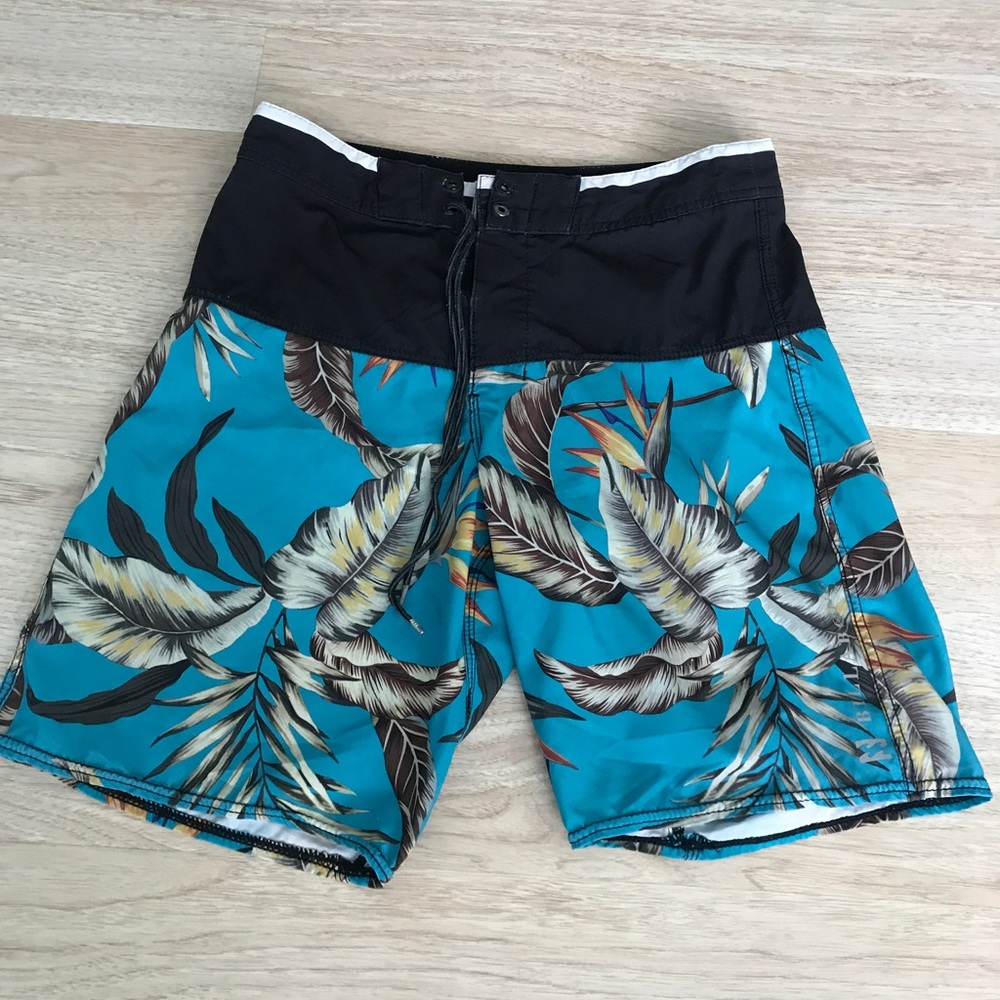 BILLABONG BOARD SHORTS